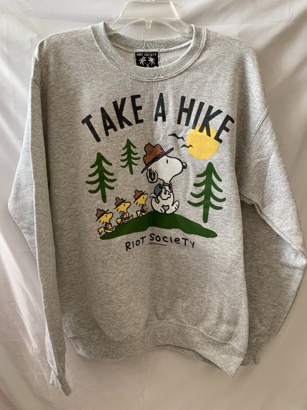 RIOT SOCIETY x PEANUTS Snoopy Camp Boy Scout Crew Neck Sweater Sz MEDIUM